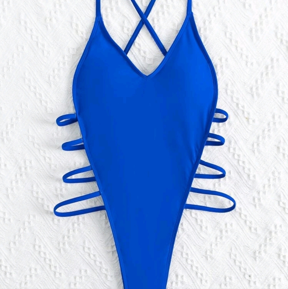 SHEIN Ladder Cut Out One Piece Swimsuit - Picture 3 of 3